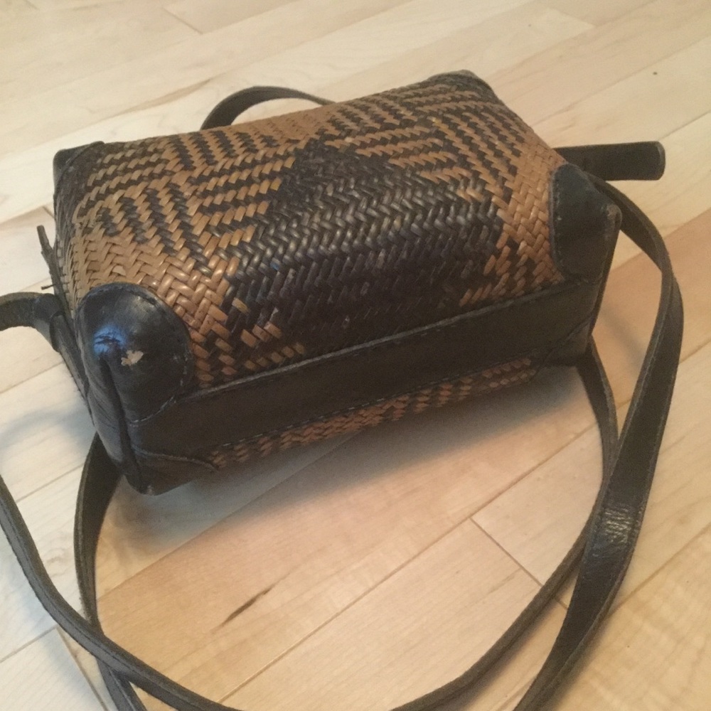 Banana Republic Rattan Small Crossbody Bag - Picture 3 of 5
